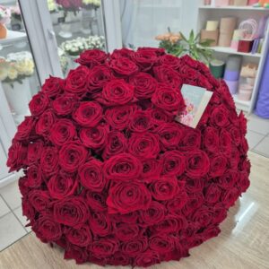 Букет из 51 розы с оформлением